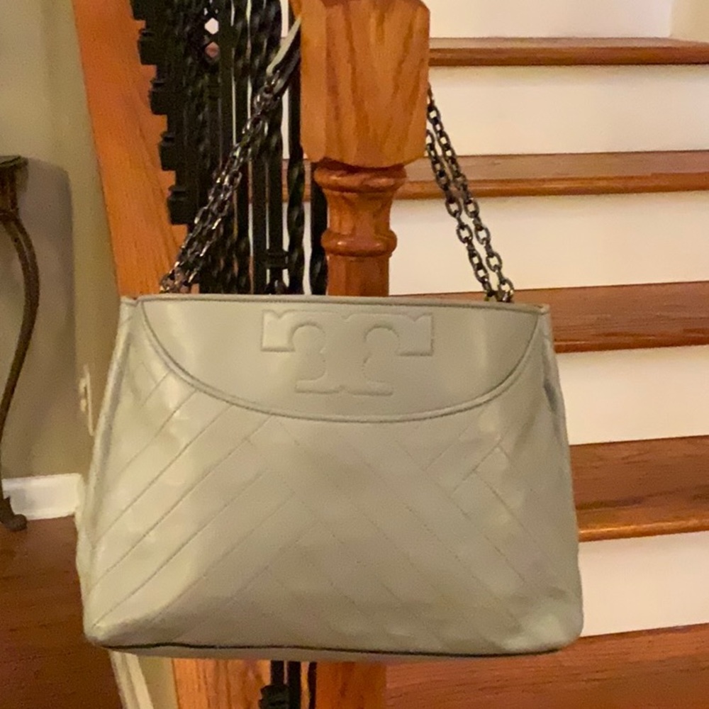 Tory Burch Quilted Leather Shoulder Bag in Light Gray
